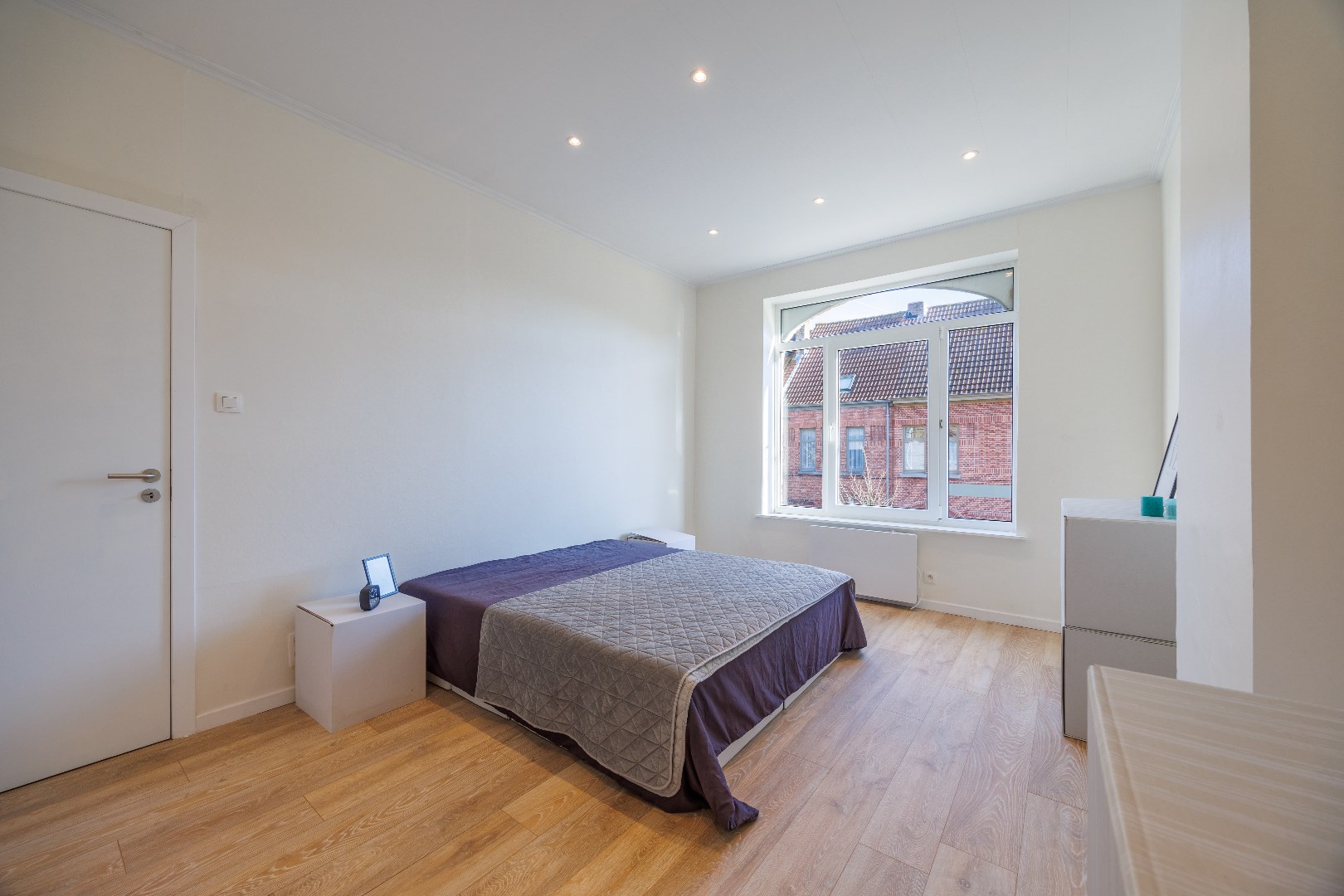 Ruim (vakantie)huis: 6 slpk - 2 badk - 2 garages 