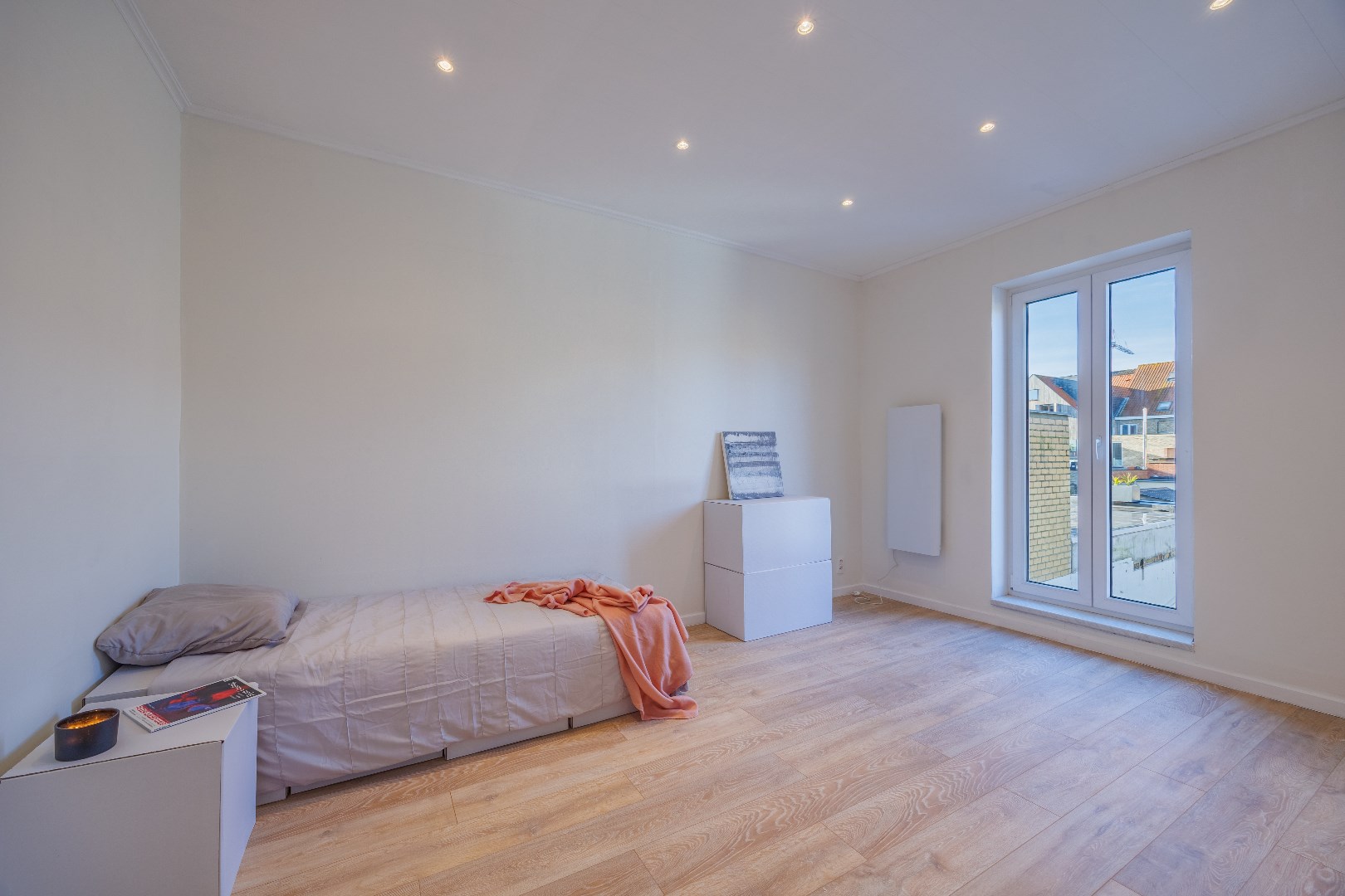 Ruim (vakantie)huis: 6 slpk - 2 badk - 2 garages 