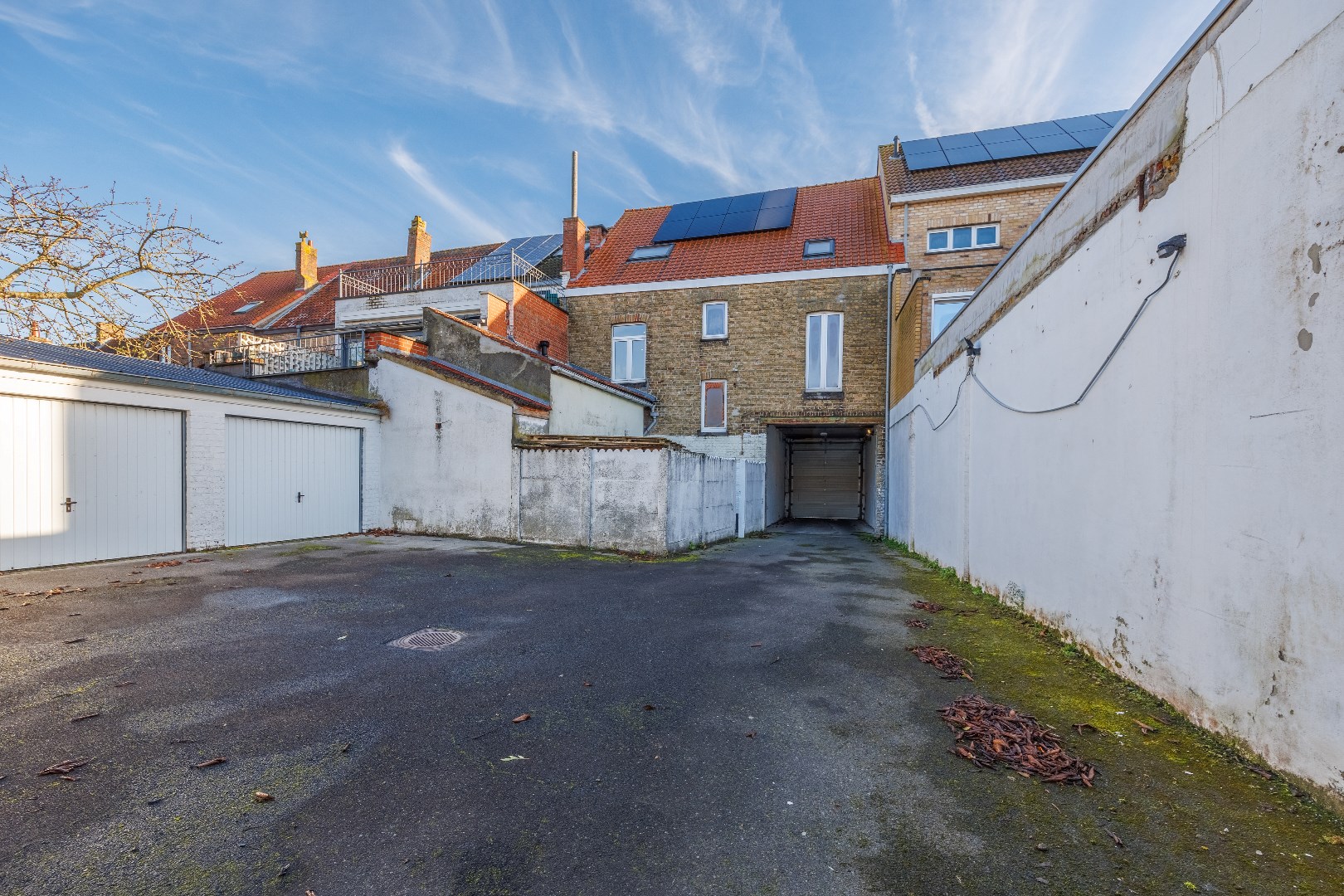 Ruim (vakantie)huis: 6 slpk - 2 badk - 2 garages 