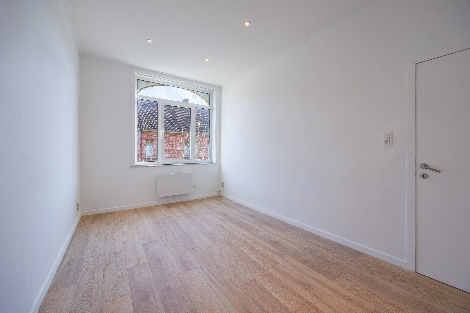 Ruim (vakantie)huis: 6 slpk - 2 badk - 2 garages 