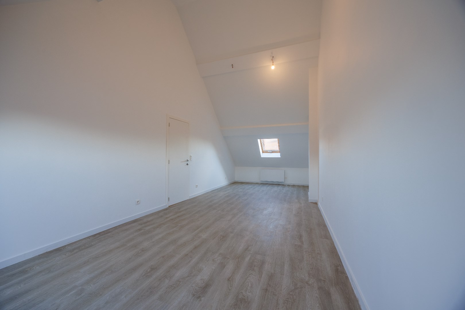 Ruim (vakantie)huis: 6 slpk - 2 badk - 2 garages 