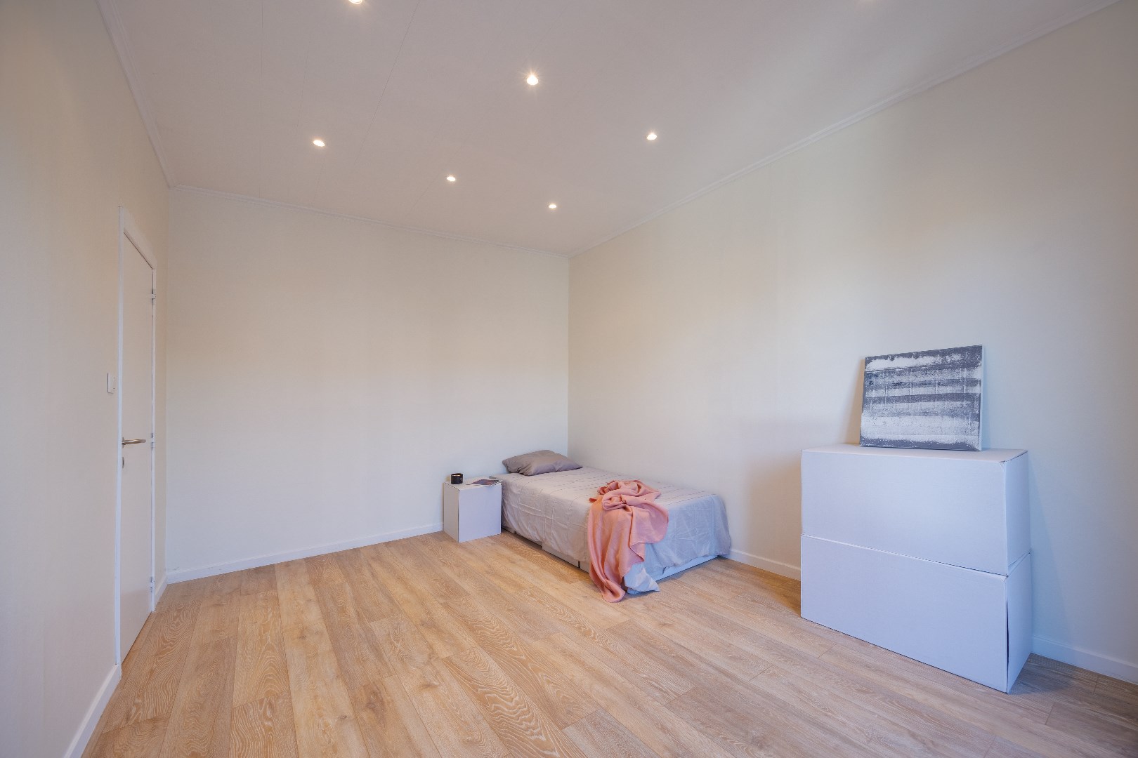 Ruim (vakantie)huis: 6 slpk - 2 badk - 2 garages 